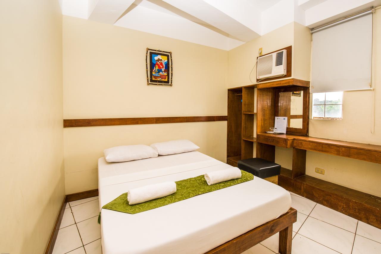 Qm Pension House Тагбиларан Экстерьер фото