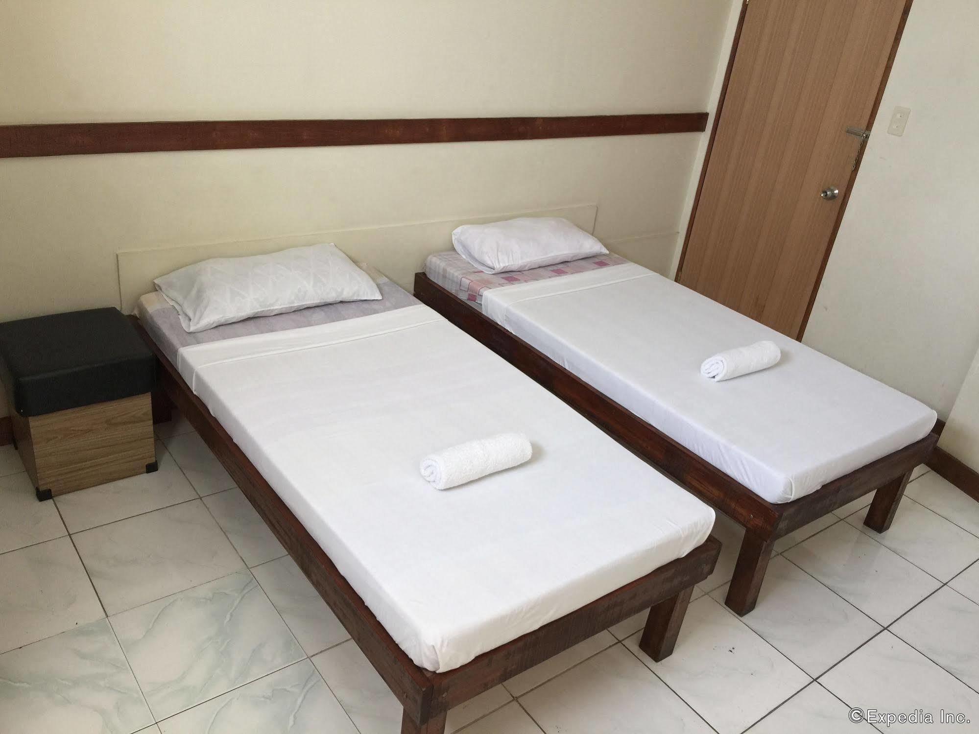 Qm Pension House Тагбиларан Экстерьер фото