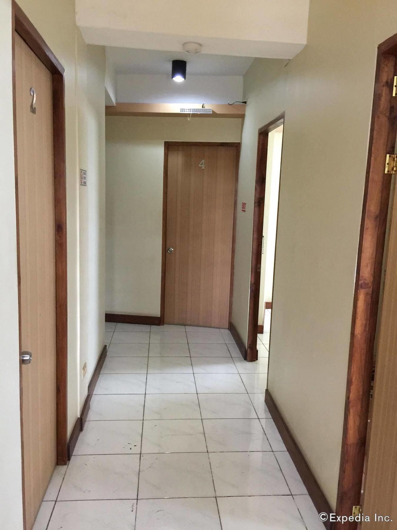 Qm Pension House Тагбиларан Экстерьер фото